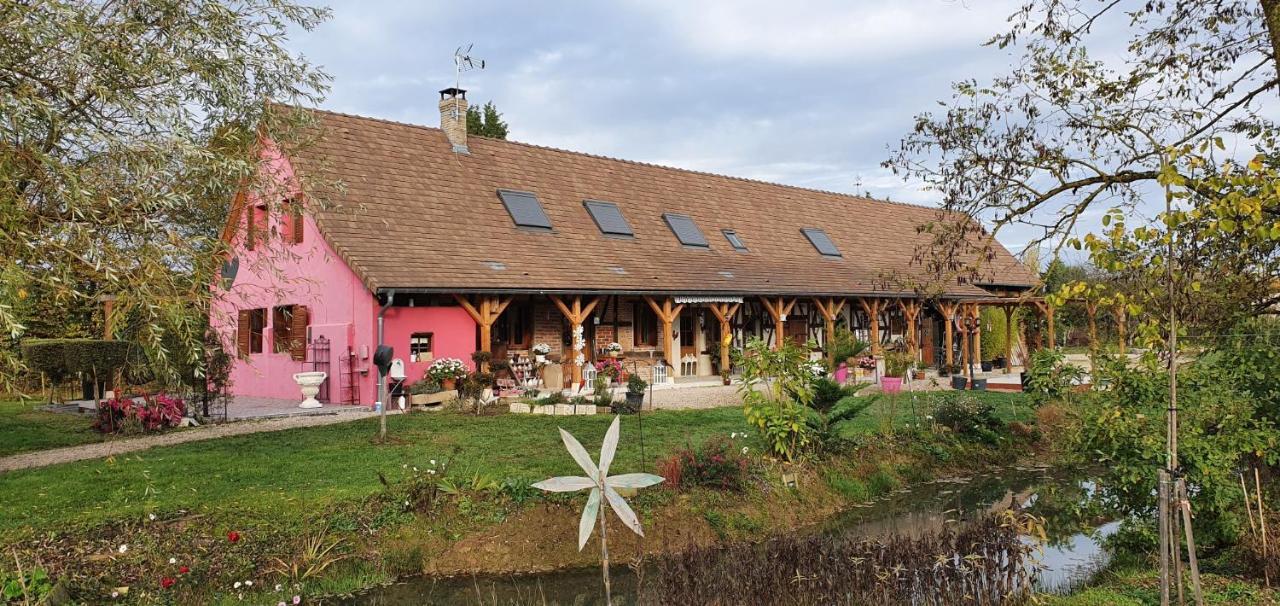La Maison Du L.a.c. Bed & Breakfast